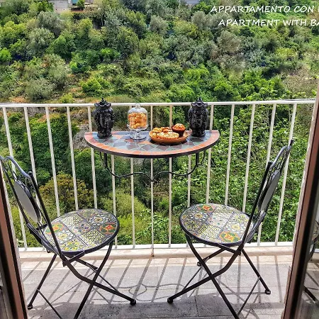 Il Giardino Sulla Valle Apartment *
